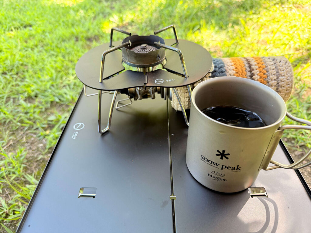 ソロキャンプ｜キャンツーにおすすめの軽量コンパクトなテーブル【ZEN Camps Air-2 Table 】